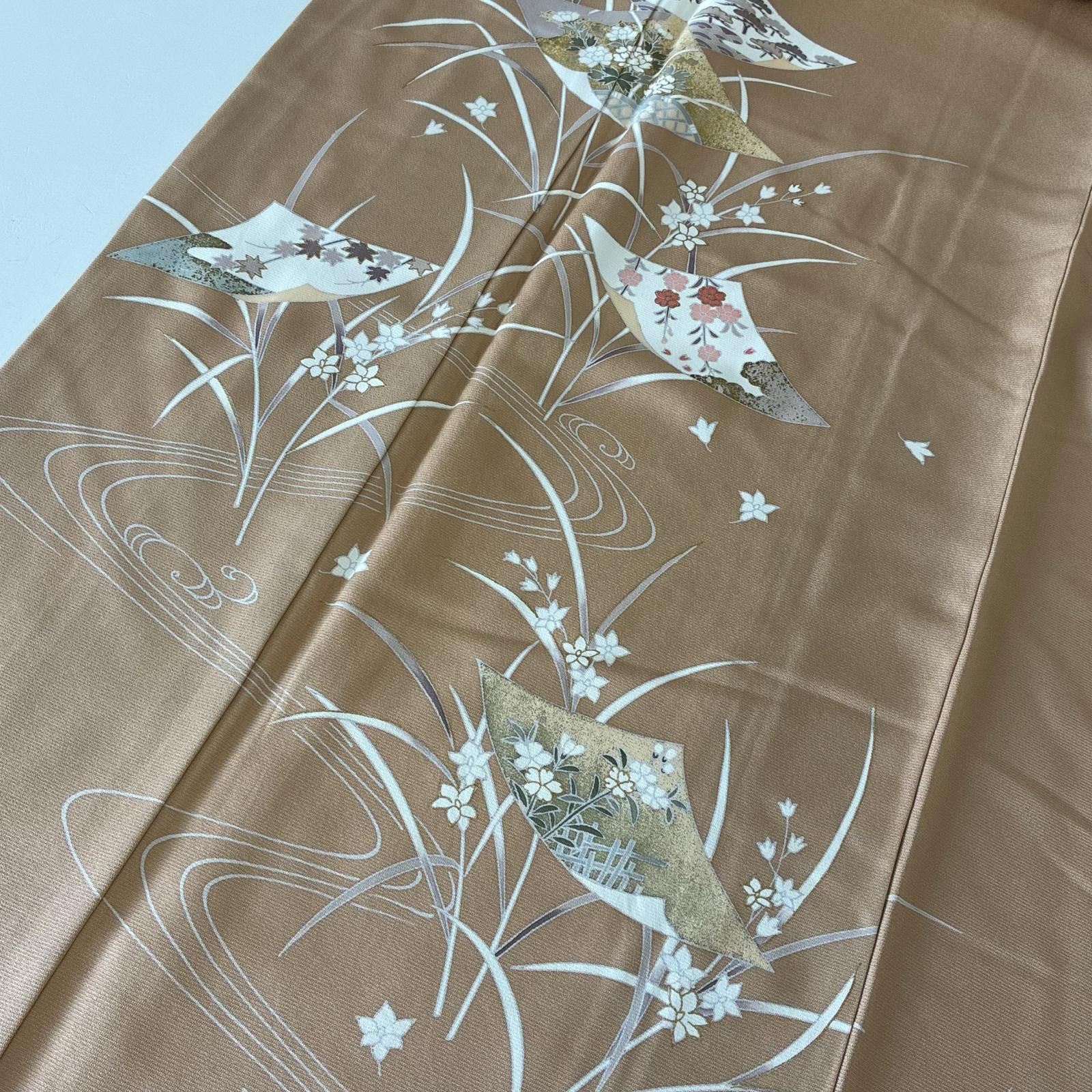 加賀友禅 付け下げ 正絹 紋なし 作家物 パールトーン加工 美しい染めの花 袷 着物 MK-7102