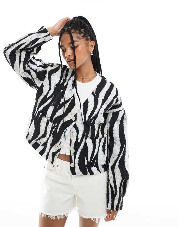 ヴェロモーダ レディース アウター ジャケット・ブルゾン プリント キルティング クロップド ジャケット Vero Moda cropped quilted jacket and white zebr