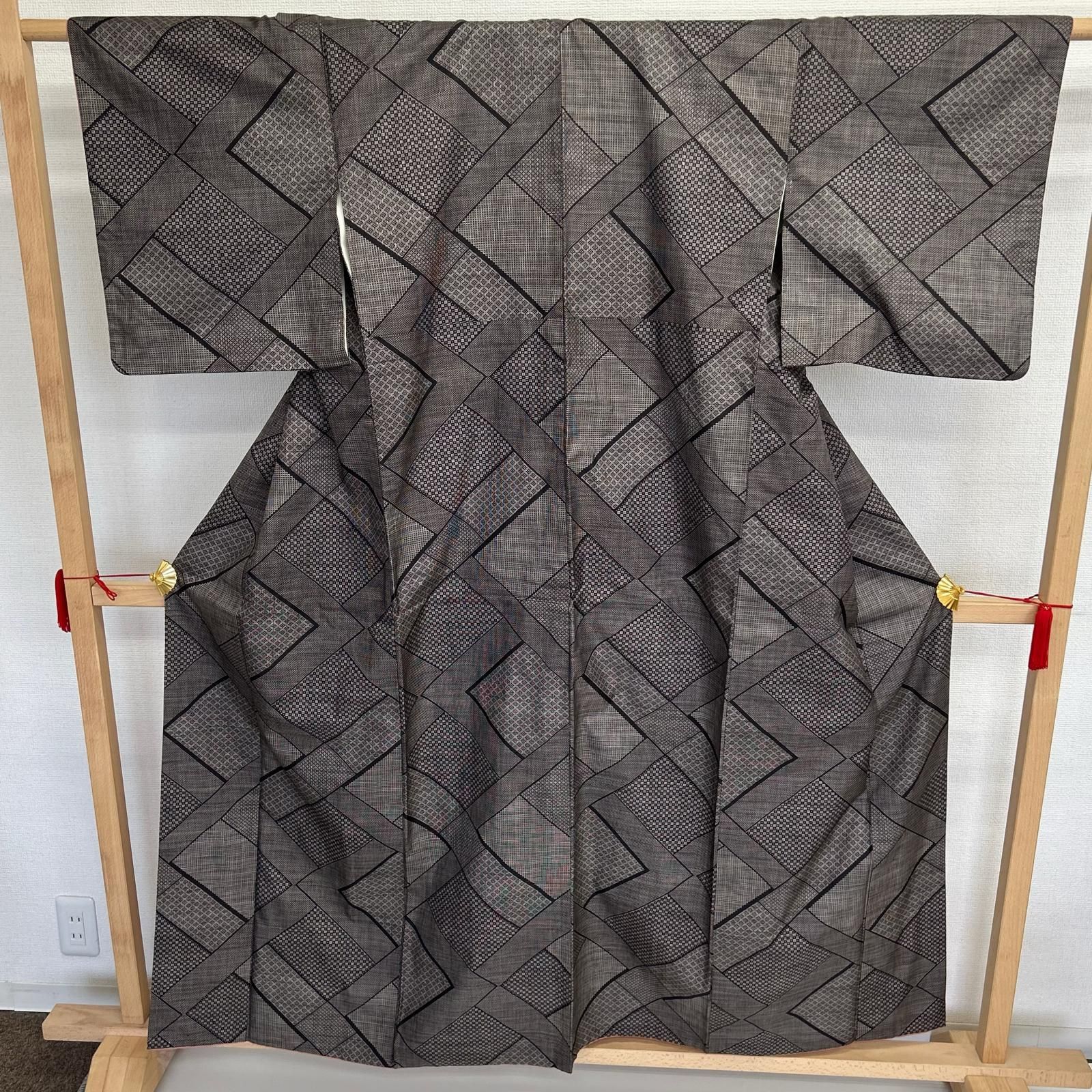 本場大島紬 正絹 茶泥 美しい絣 袷 着物 MK-7314 - メルカリ