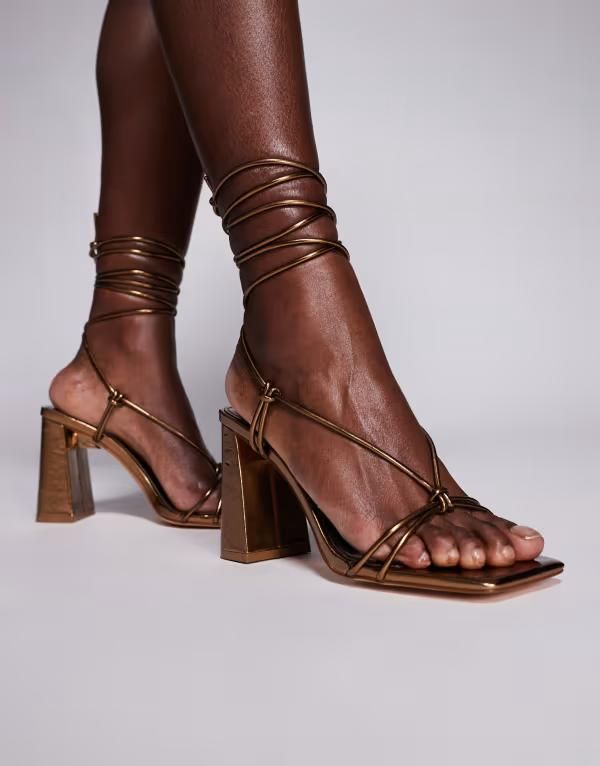 パブリックデザイア レディース シューズ サンダル ヒール Public Desire Karia tie leg block heeled sandals in bronze