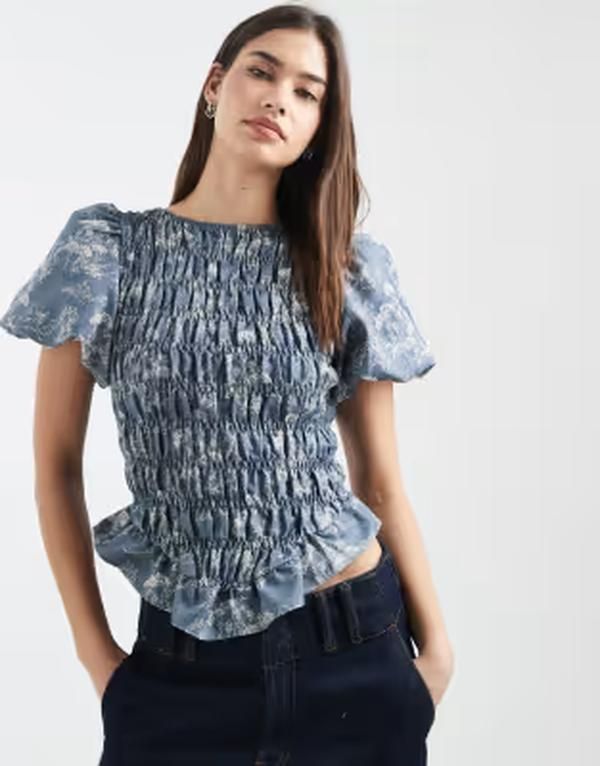 デイジーストリート レディース トップス シャツ フラワー柄 プリント デニム フラワー Daisy Street puff sleeve shirred top in denim floral pr
