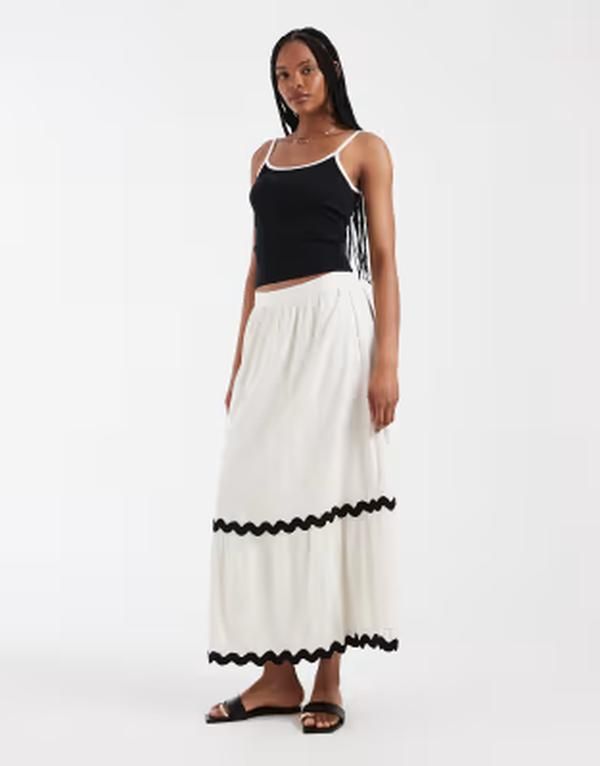 ベロモーダ レディース ボトムスカート ティアード コントラスト マキシ Vero Moda Tall full tiered maxi skirt with contrast scalloped t 17,986円