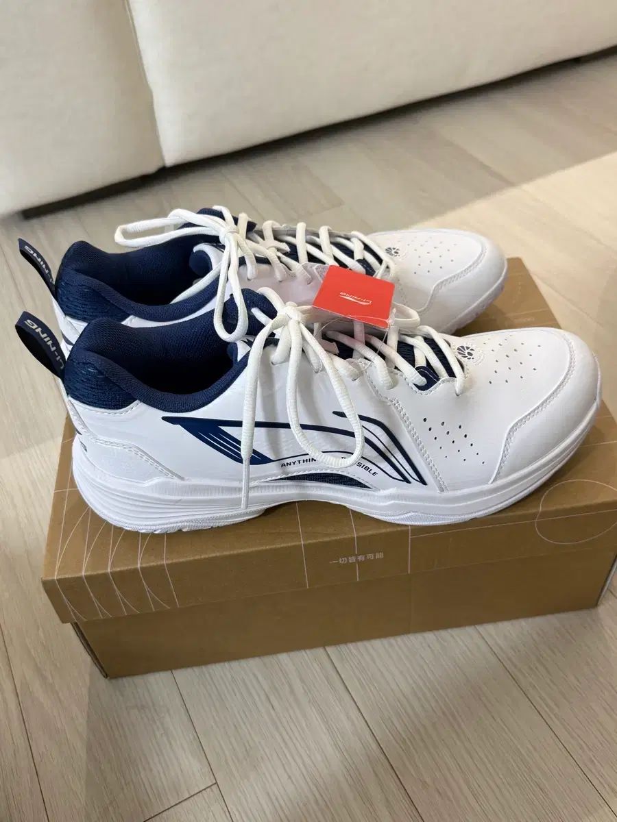 LI-NING(リーニン) バドミントンシューズ 270 (新品)