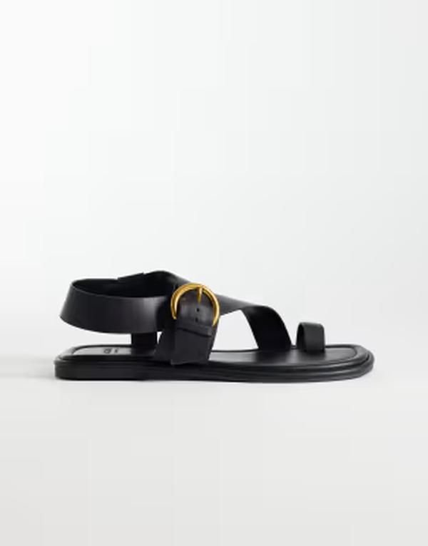 シュー レディース サンダル アンクル レザー schuh Tanvi toe loop sandals with ankle straps and buckle detailing leather