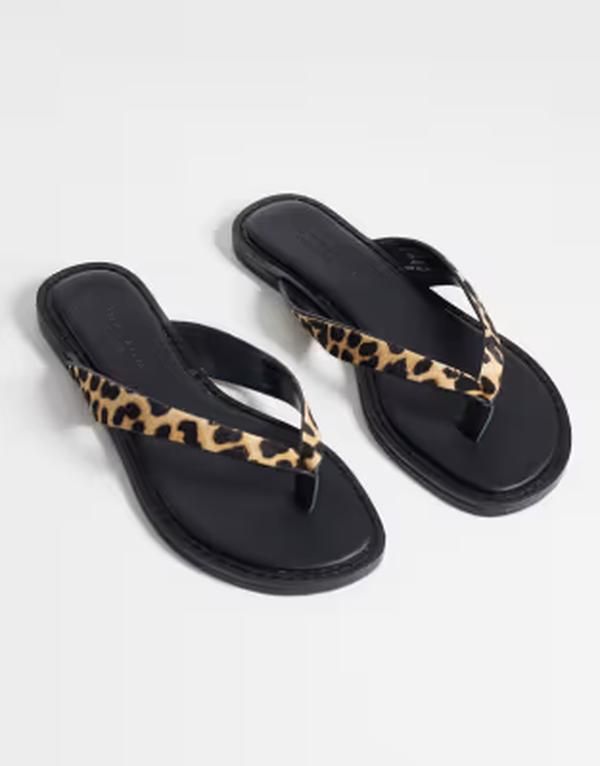 エイソス レディース シューズ サンダル レザー ASOS DESIGN Fenna premium leather flip flops in leopard hair on realeather