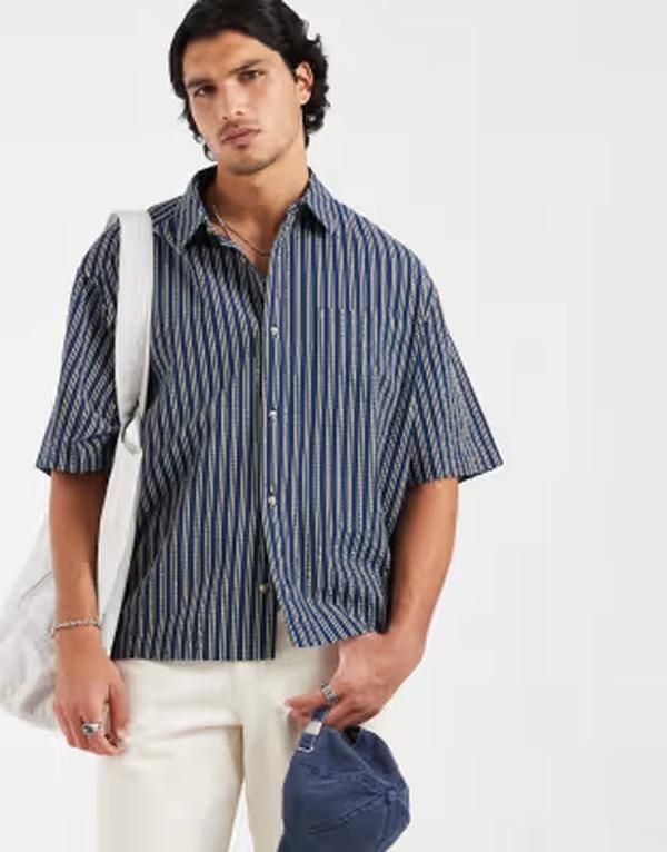 エイソス メンズ トップス シャツ ASOS DESIGN boxy oversized seersucker striped shirt NAVY ネイビー