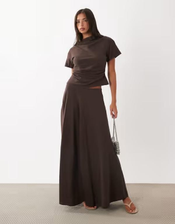 ライオネス レディース ボトムスカート リネン マキシ Lioness Halcyon linen rich floaty maxi skirt in chocolate part of a set 25,752円