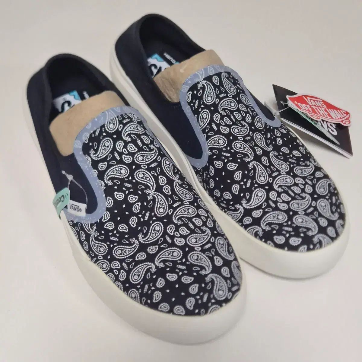 VANS コンフィクッシュ ONE バンダナ マシュマロ ブラック