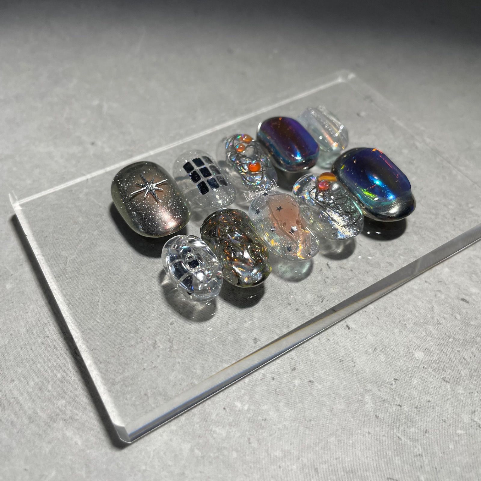 Y2k シルバー 個性的 凹凸 立体 3D うる艶 ちゅるん 韓国 キラキラ