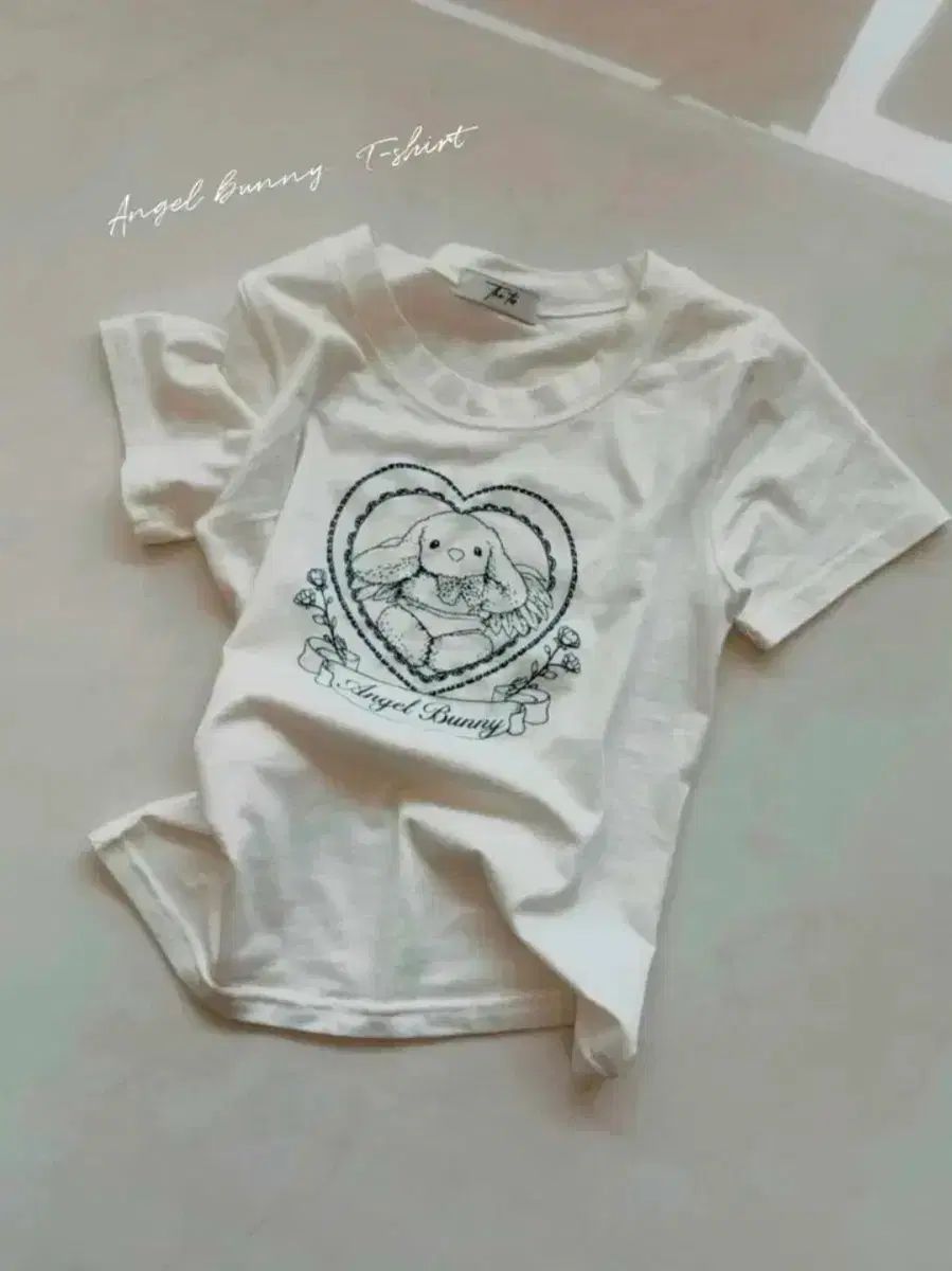 新品 THETIS エンジェル BUNNY Tシャツ