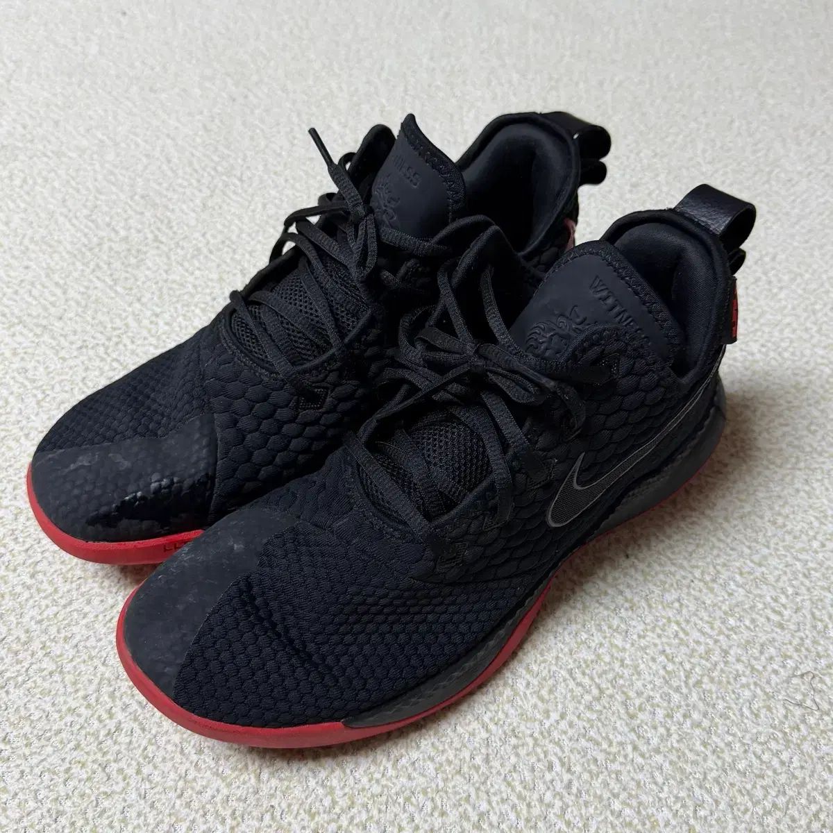 (取引 28) NIKE 275 レブロン ウィットネス 3 ブレーザー