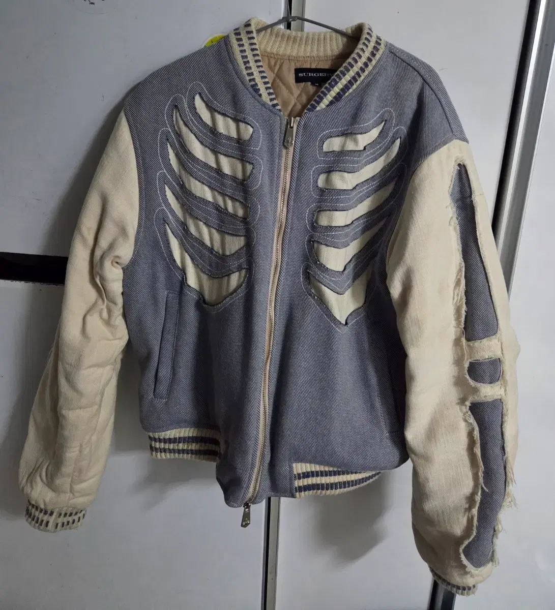 サージェリー スタジャン Mサイズ 36,385円