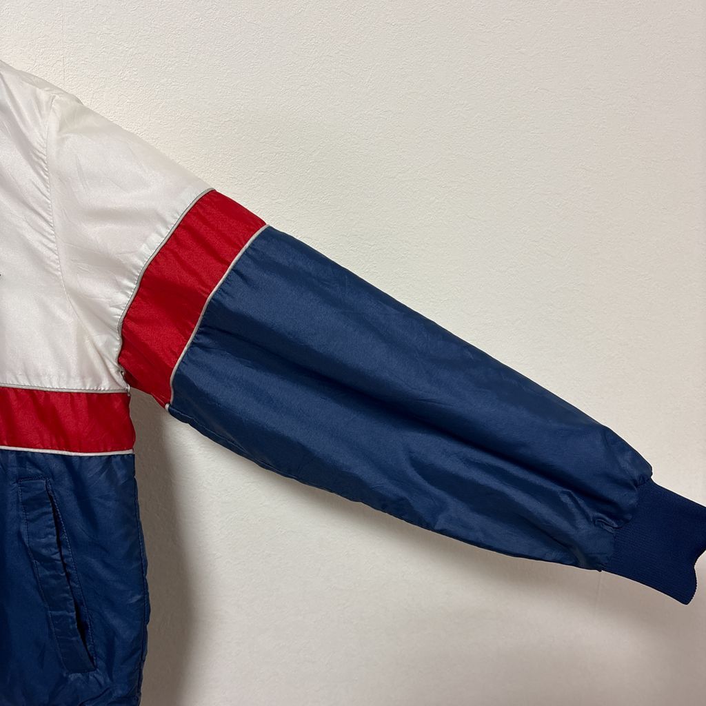 https://assets.mercari-shops-static.com/-/large/plain/2JUk4DiUSBjAEr4EZ8jHHe.jpg@jpg