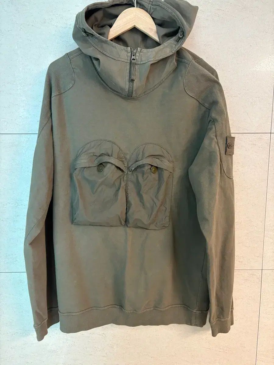 L 百貨店購入 STONE ISLAND ストーンアイランド ゴーストピース ポケット Anorak（アノラック）