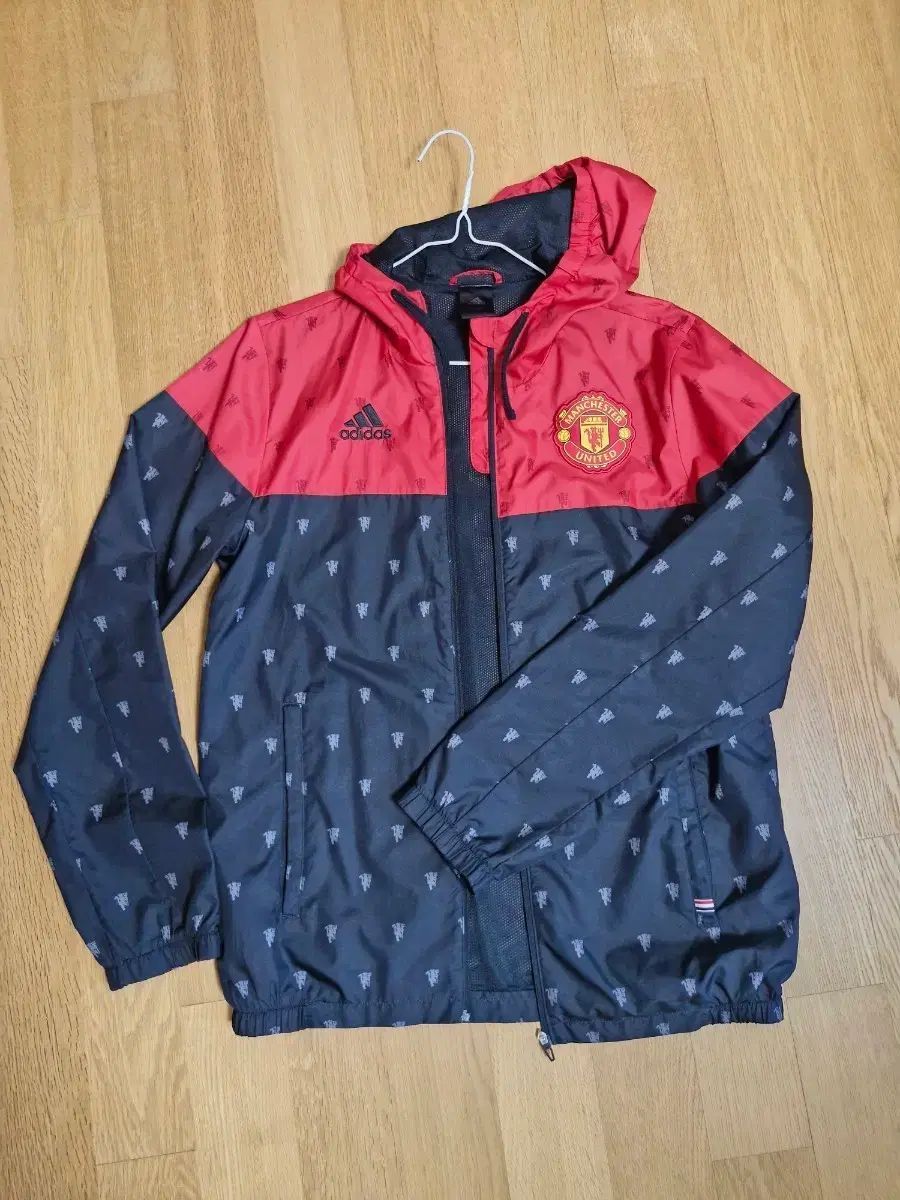 adidas マンチェスター・ユナイテッドFC ウィンドブレーカー 5,740円