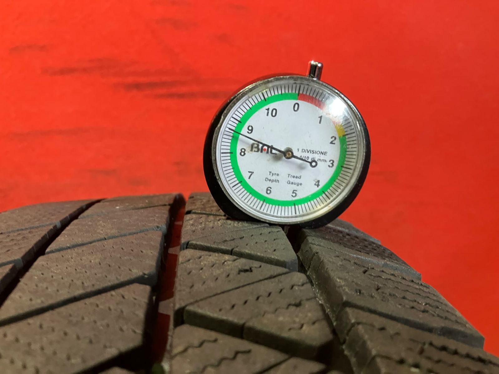 中古スタッドレスタイヤ【225/60R18 BRIDGESTONE VRX3】 4本SET 【公式