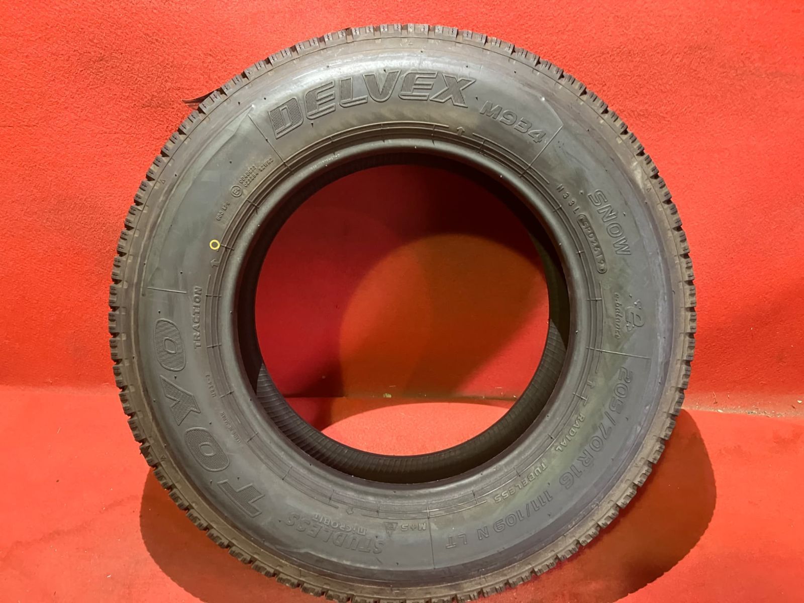 新古品 トラックスタッドレスタイヤ【205/70R16 111/109 TOYO M934】4
