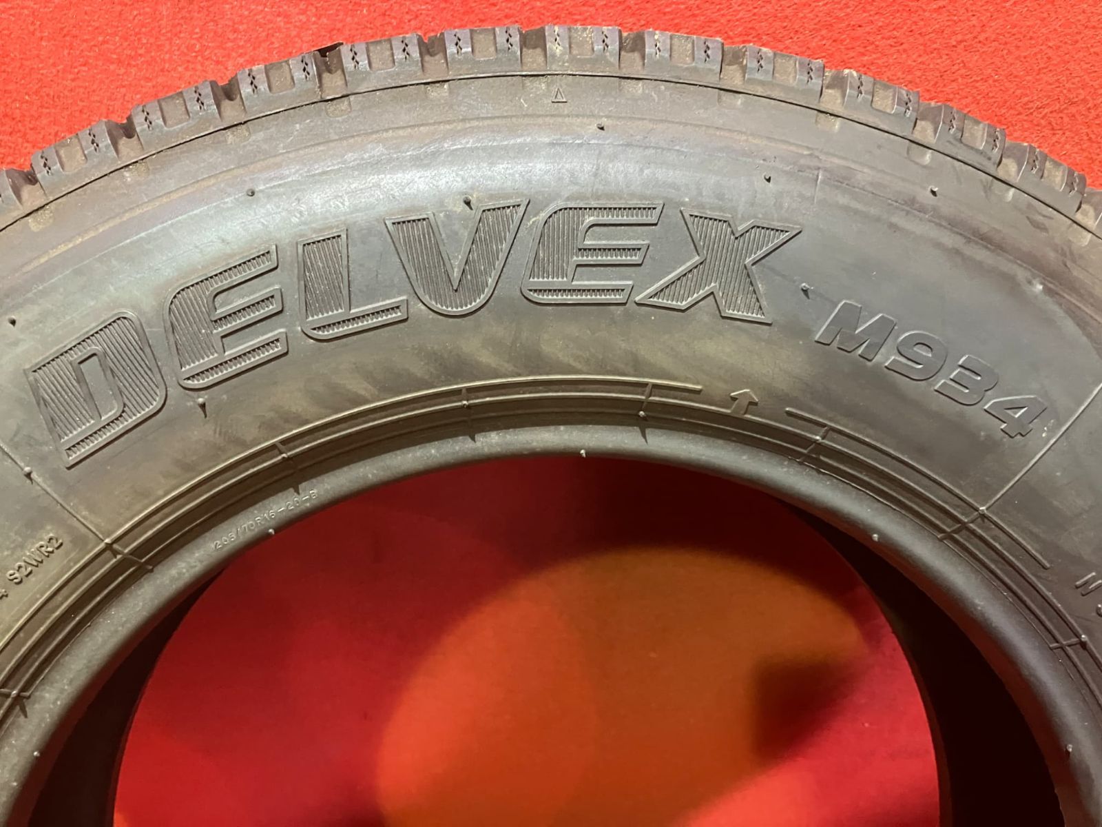 新古品 トラックスタッドレスタイヤ【205/70R16 111/109 TOYO M934】4