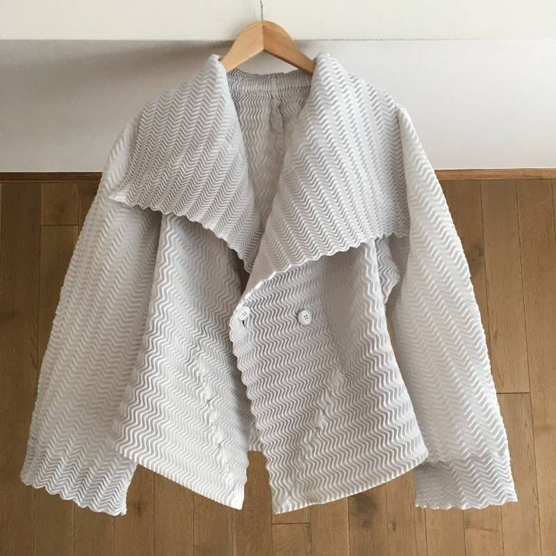 極美品 ISSEY MIYAKEイッセイミヤケ スチーム ストレッチ 変形 3D