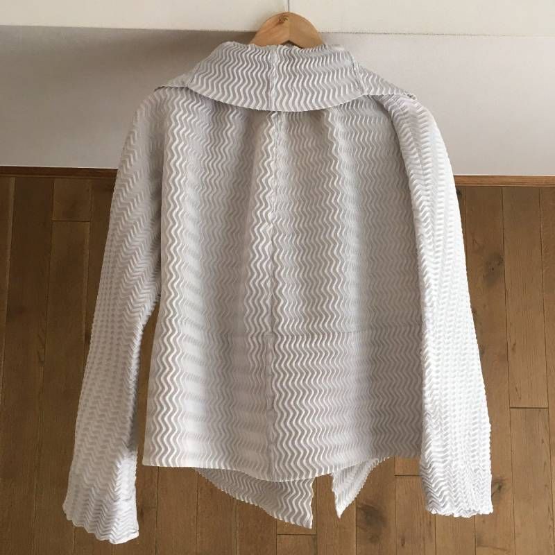 極美品 ISSEY MIYAKEイッセイミヤケ スチーム ストレッチ 変形 3D