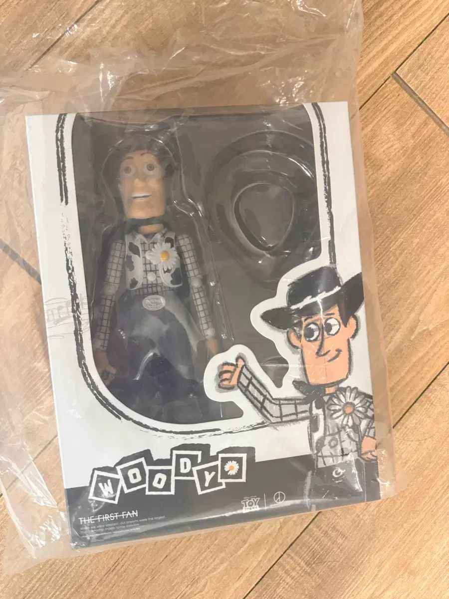 ピースマイナスワン トイストーリー ウッディ フィギュア