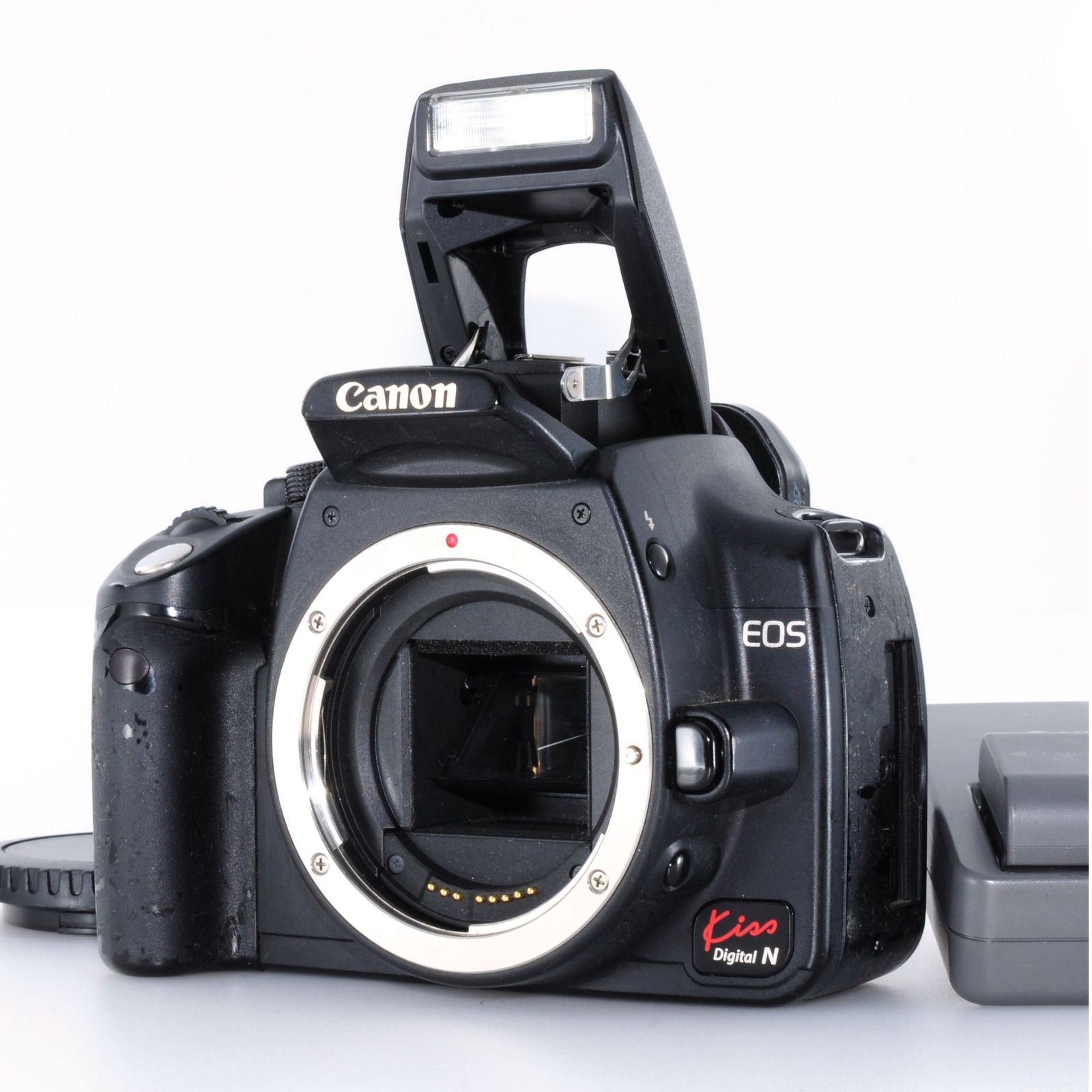 外観イマイチの為特価！【キヤノン】Canon EOS Kiss Digital N デジタル一眼レフ + バッテリー・充電器付き #P659 7,015円