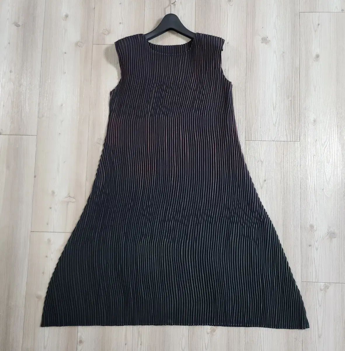 ISSEY MIYAKE プリーツワンピース 36,505円