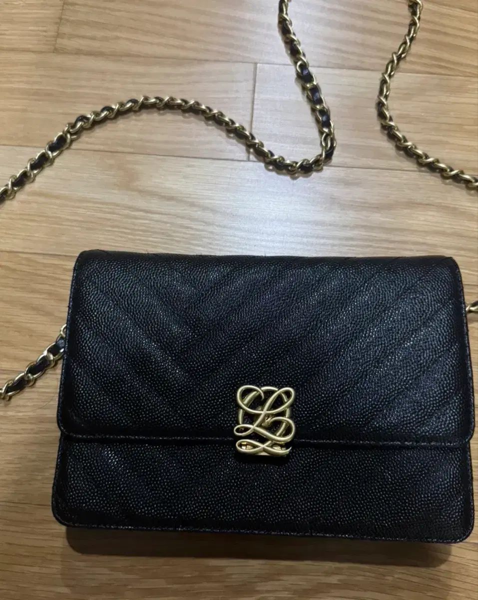 ルイキャトルズ チェーン クロスバック 出品 9,518円