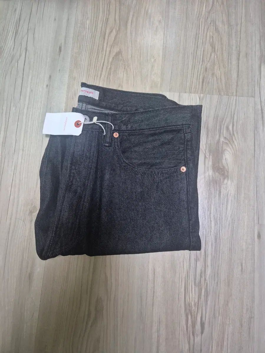 エブリワン (everyworn) ライトウェイト セルビッジ デニム ONE BLACK 1サイズ 出品 9,632円