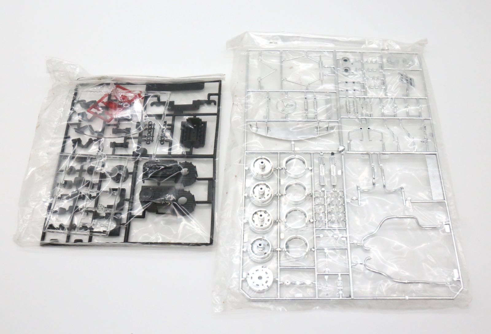 【絶版品】オオタキ 1/16 ランボルギーニ ミウラ P400 プラモデルキット モーター付 KIT NO.OT3-15