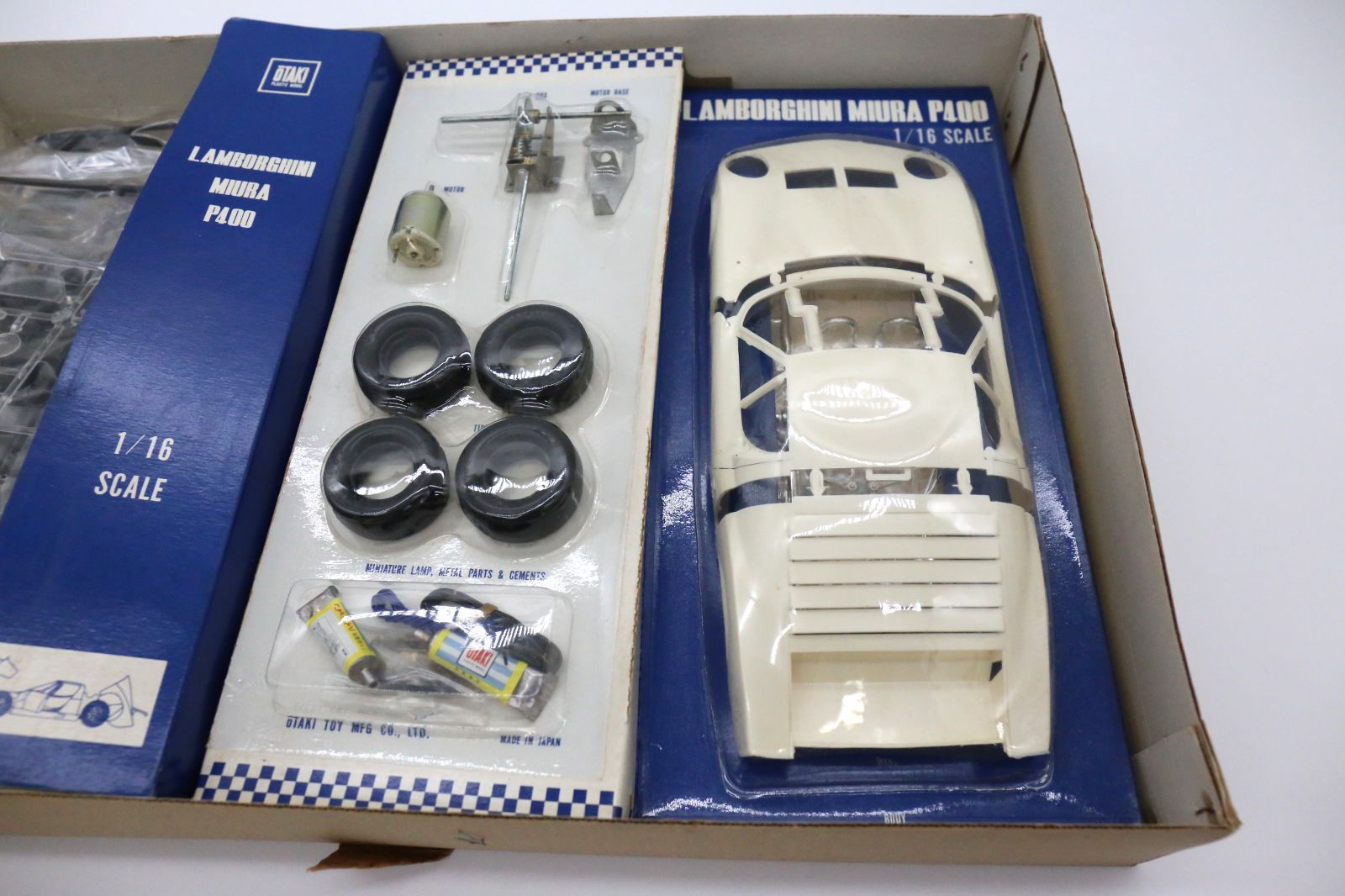 【絶版品】オオタキ 1/16 ランボルギーニ ミウラ P400 プラモデルキット モーター付 KIT NO.OT3-15