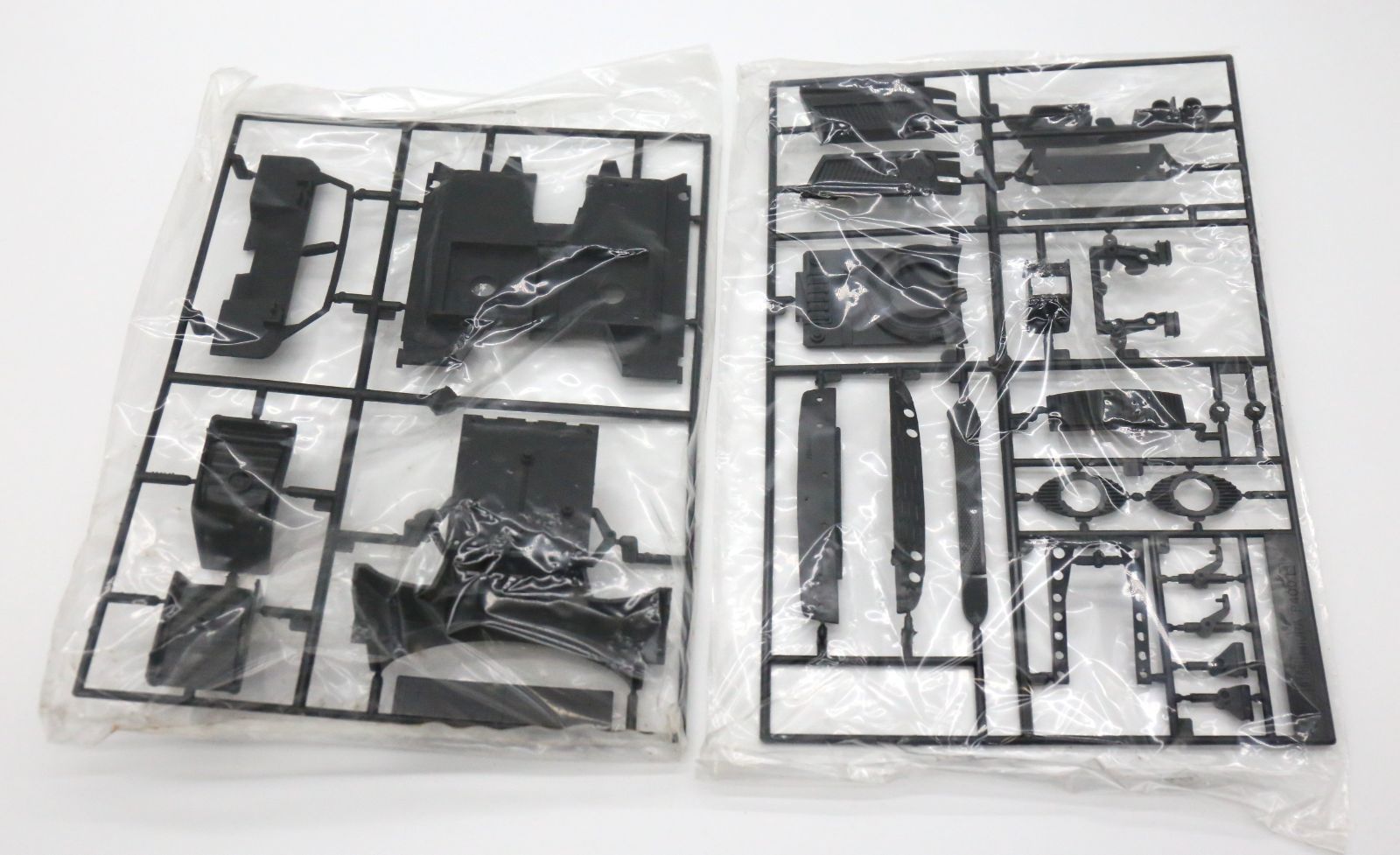 【絶版品】オオタキ 1/16 ランボルギーニ ミウラ P400 プラモデルキット モーター付 KIT NO.OT3-15