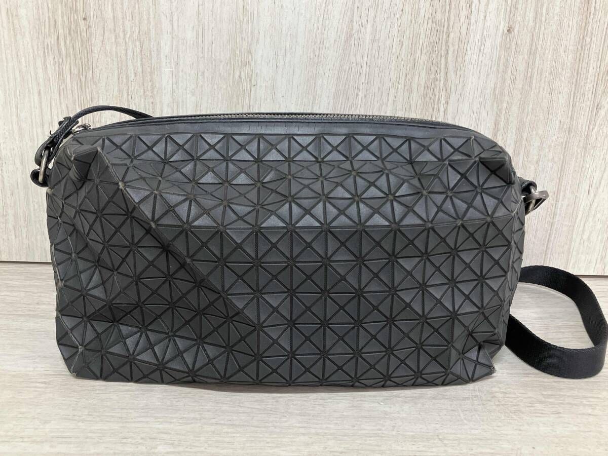 BAO BAO ショルダーバッグ KURO SERIES SADDLE BAG ブラック 各所穴有り 12,936円