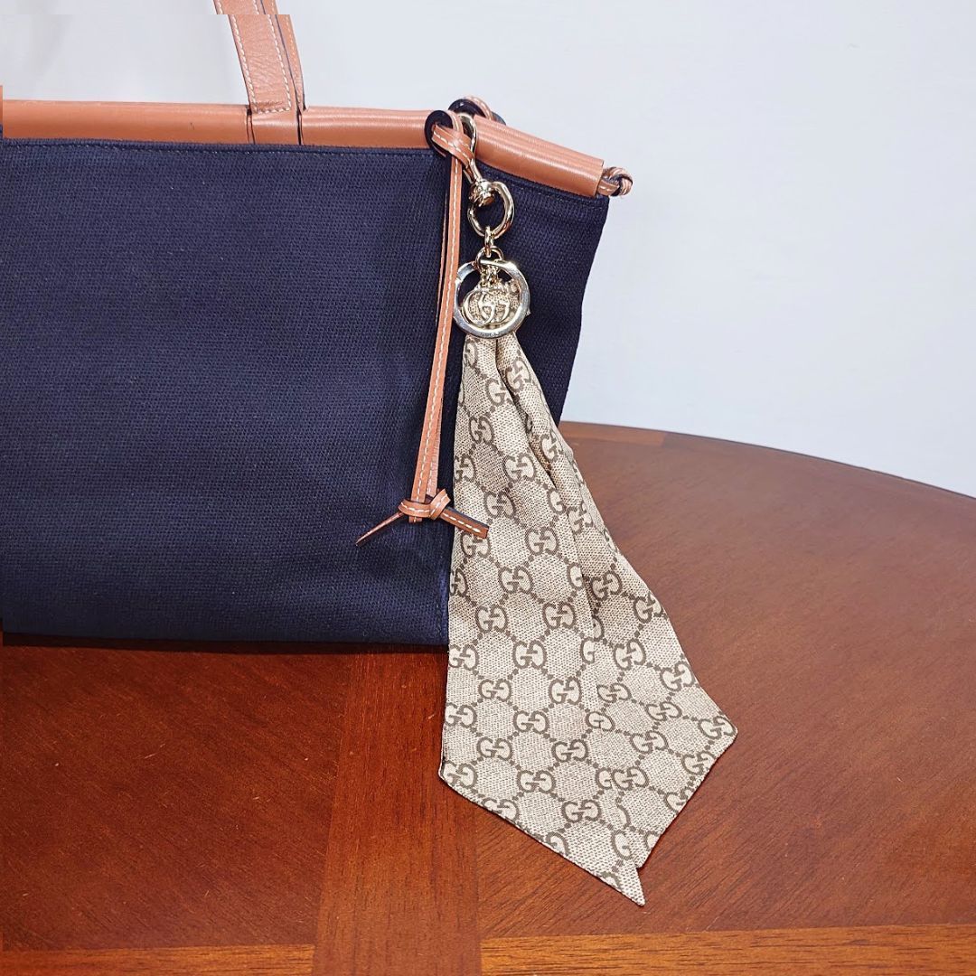 GUCCI グッチ GGシルク キーチェーン キーリング キーホルダー バッグチャーム GGパターン プリントシルク ベージュ