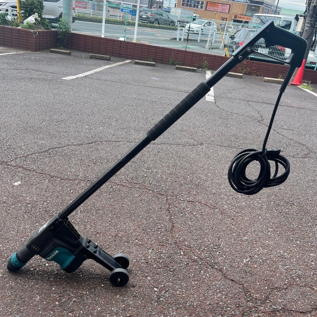 ★マキタ(makita) 電動ケレン ロングハンドルタイプ HK1820L【越谷店】 26,784円