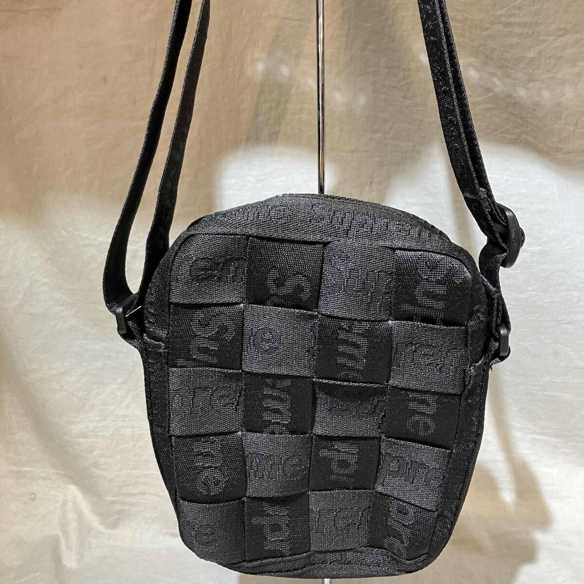 supreme/ショルダーバッグ/24ss woven shoulder bag/ブラック 