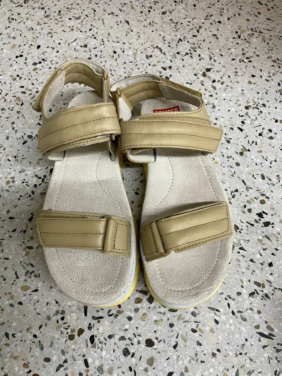 (235)カンペール サンダル ベージュ 6,332円