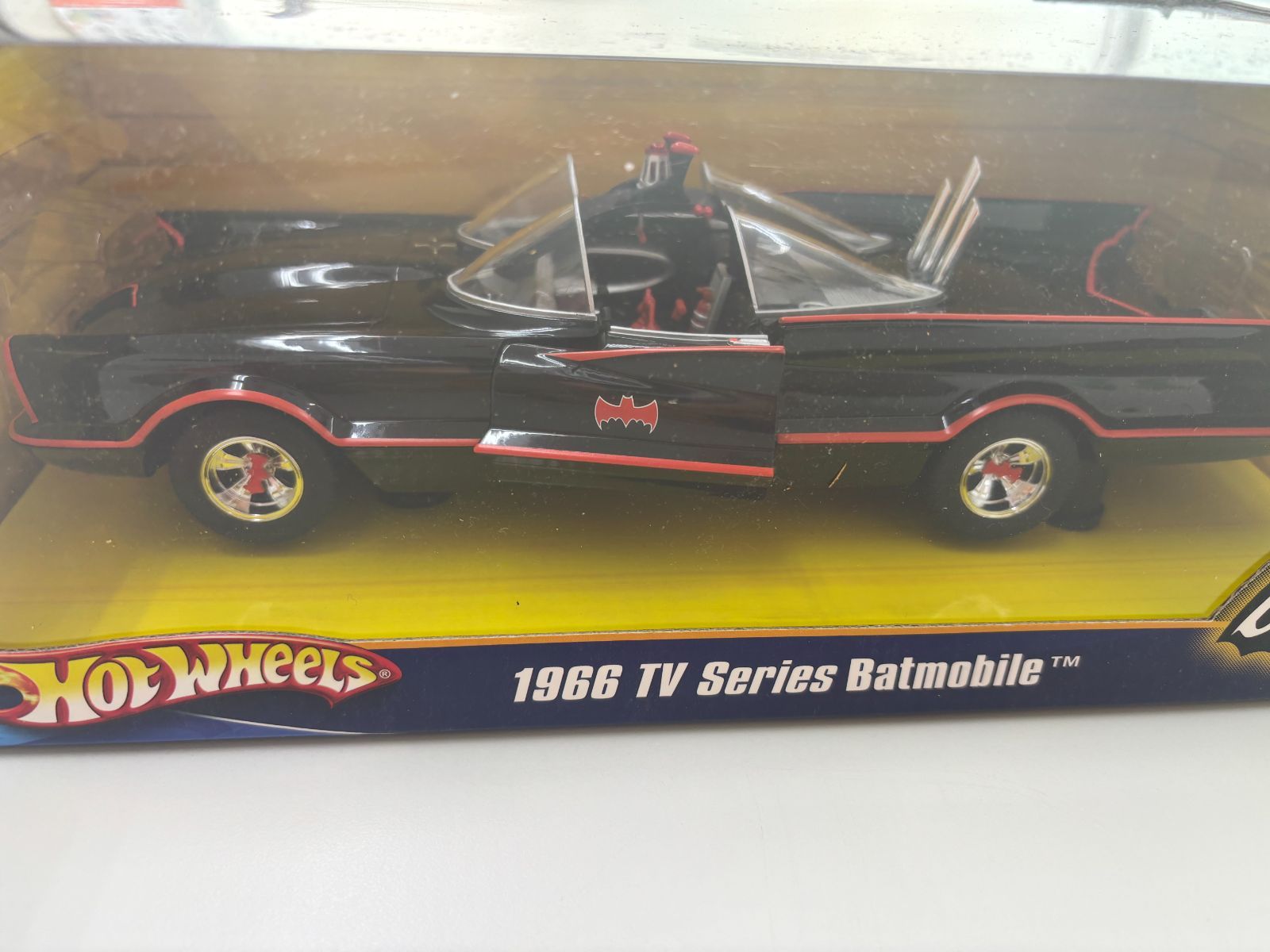 D【マニア必見】HotWheels 1966 TVシリーズバットモービル 1/18 ミニカー 模型