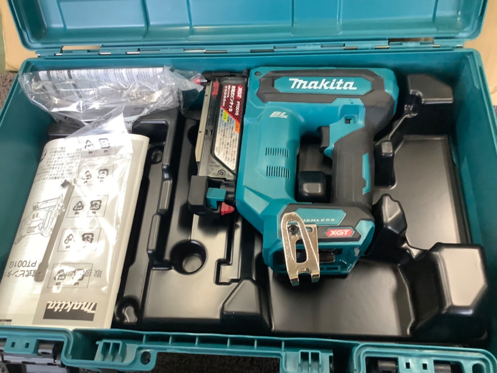 マキタ 40Vmax 充電式ピンタッカ PT001GZK