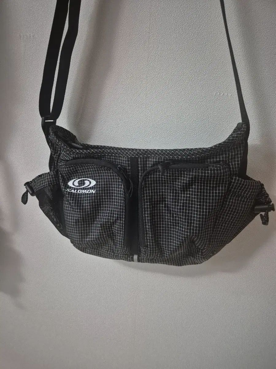 サロモン クリップ ロック クロスバッグ 出品
