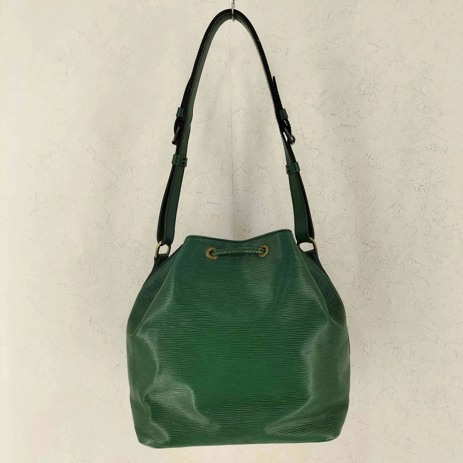ルイヴィトン LOUIS VUITTON エピ プチノエ ショルダーバッグ epi 