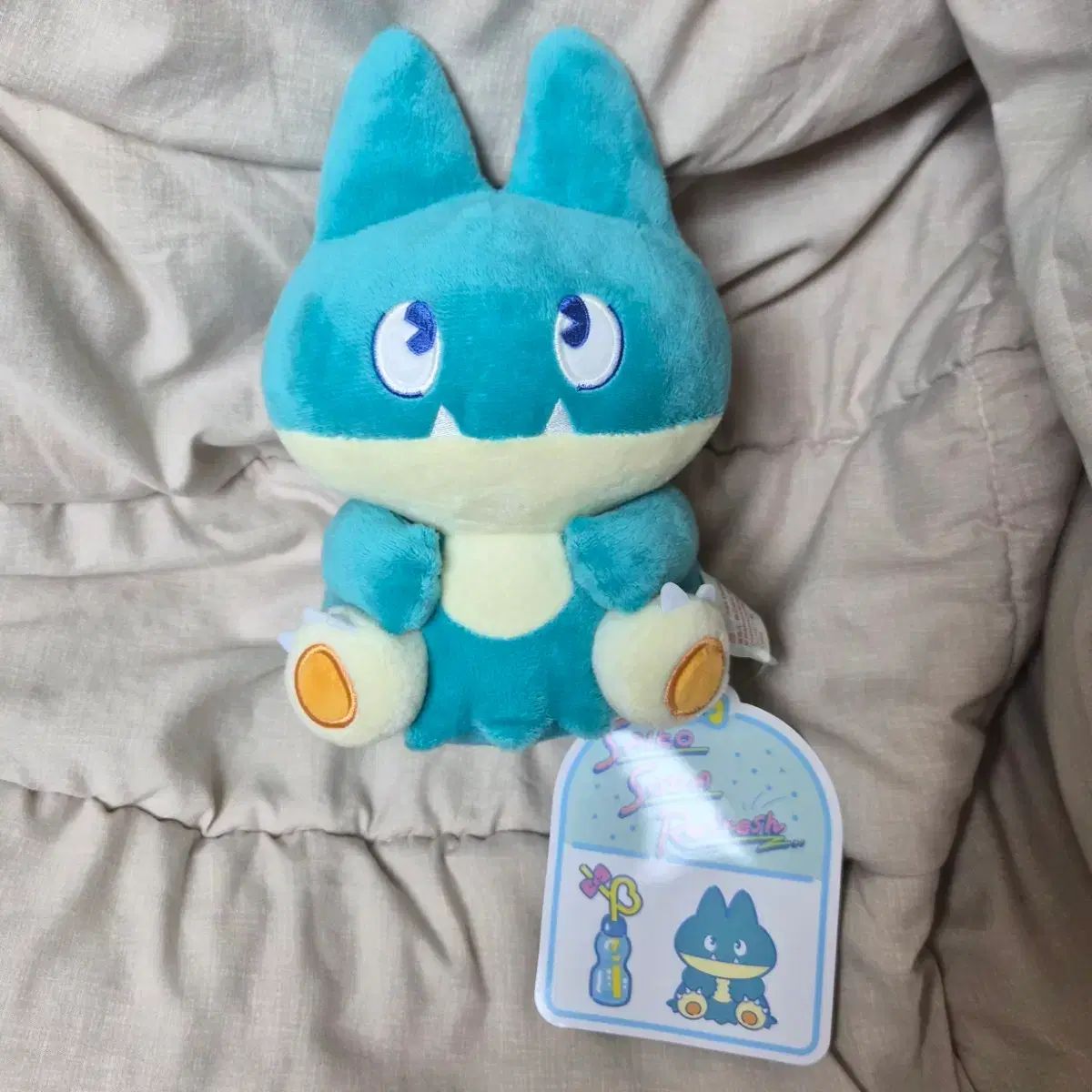 「먹고자」販売） ポケモン サイコ ソーダ ミネラル サイダー リフレッシュ ぬいぐるみ プサン ポップアップ ピカチュウ イーブイ ヒトカゲ フシギダネ ミュウ ゴーダック PLUSH マイノン ピングー ロコン ジラーチ マリル ヨマワル 6,476円