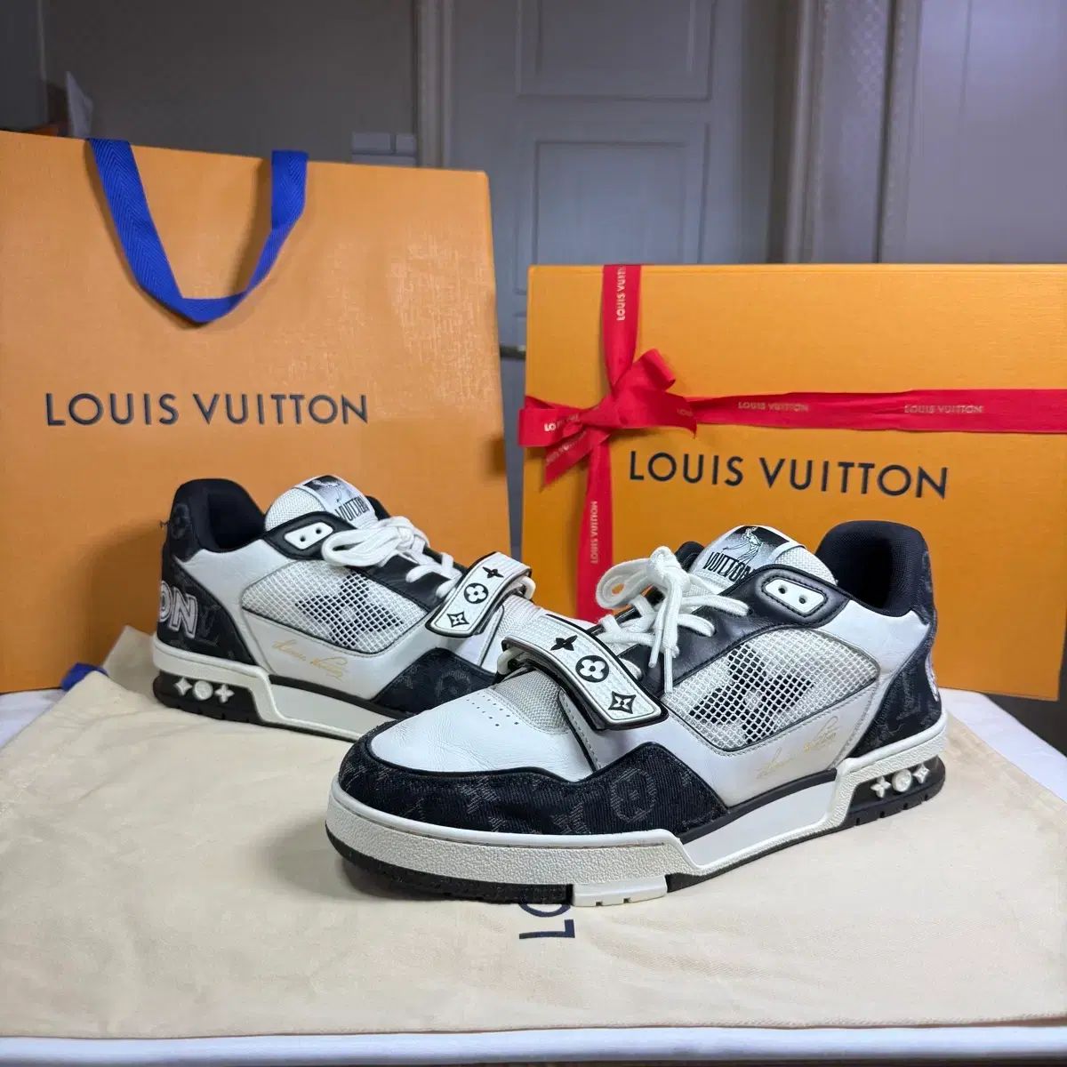 9サイズ フルセット Louis Vuitton ルイヴィトン LV トレーナー バックル スニーカー ブラック
