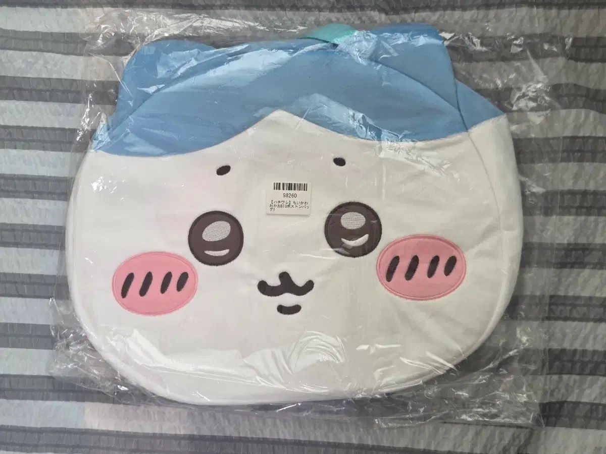 (未開封) ちいかわ ちいかわ フェイス 顔 ボストンバッグ 旅行用 キャリアー バッグ ハチワレ 8,055円