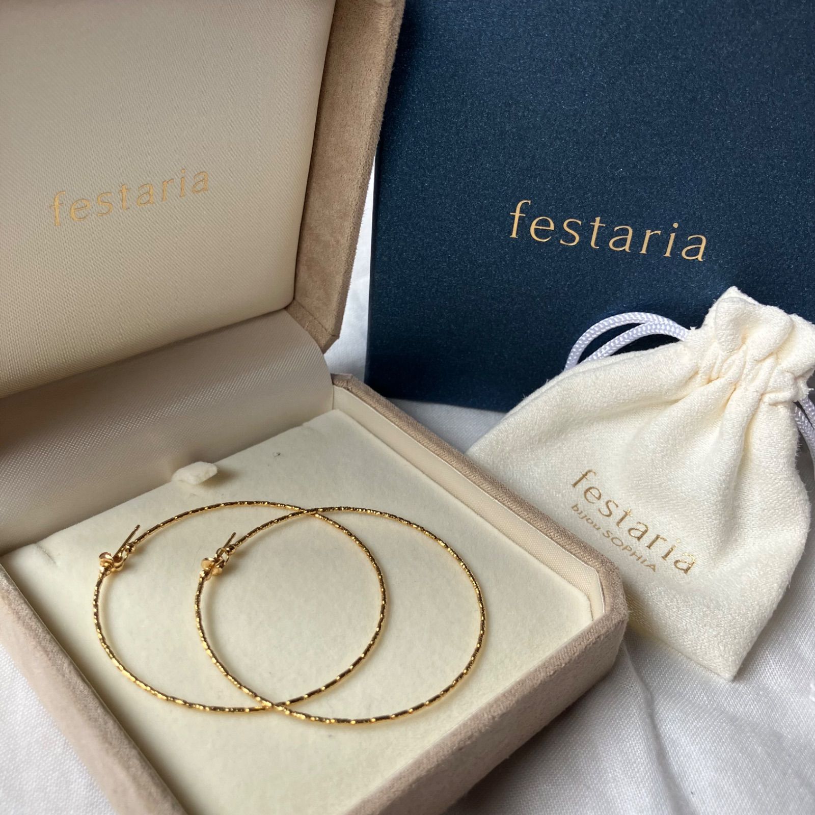 【美品/刻印あり】festaria K18 フープピアス 両耳 2.58g 箱・巾着付