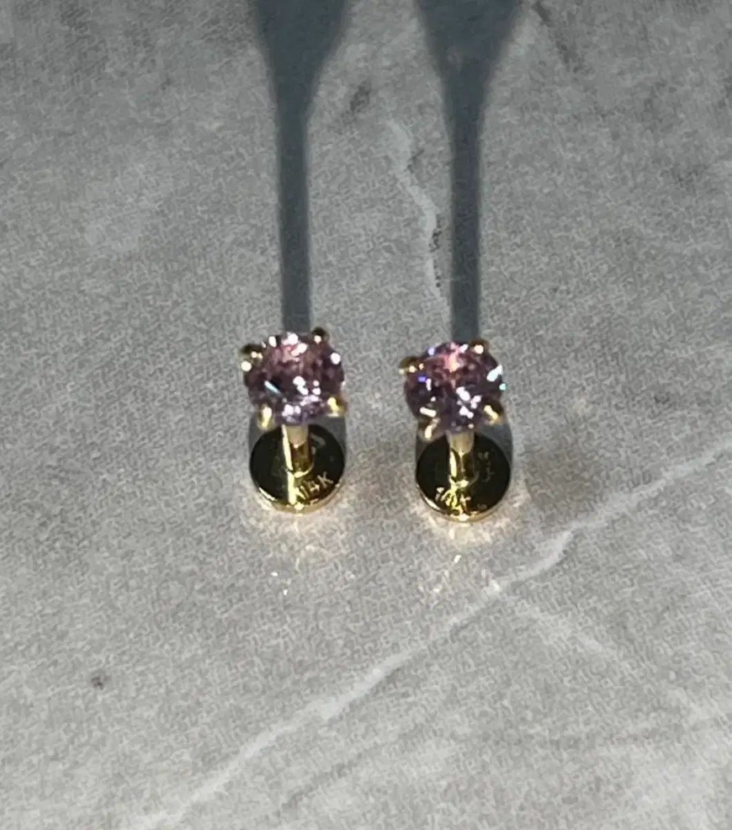 14k ピアス 10,553円