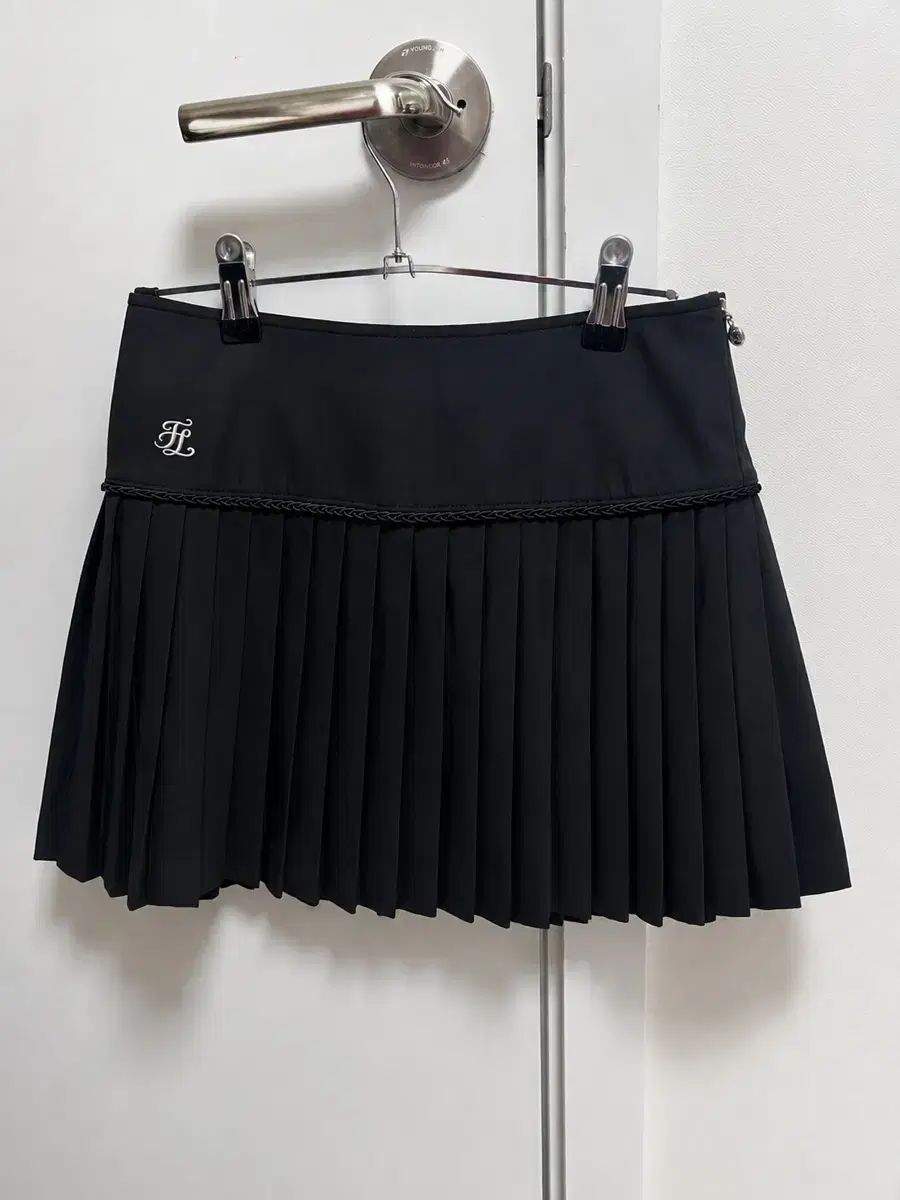 フェアライアー ゴルフウェア プリーツ スカート 2XS ブラック 新品