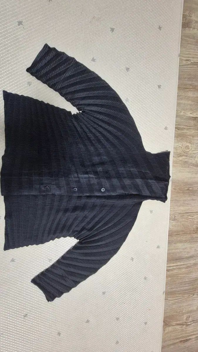ISSEY MIYAKE プリーツ カーディガン