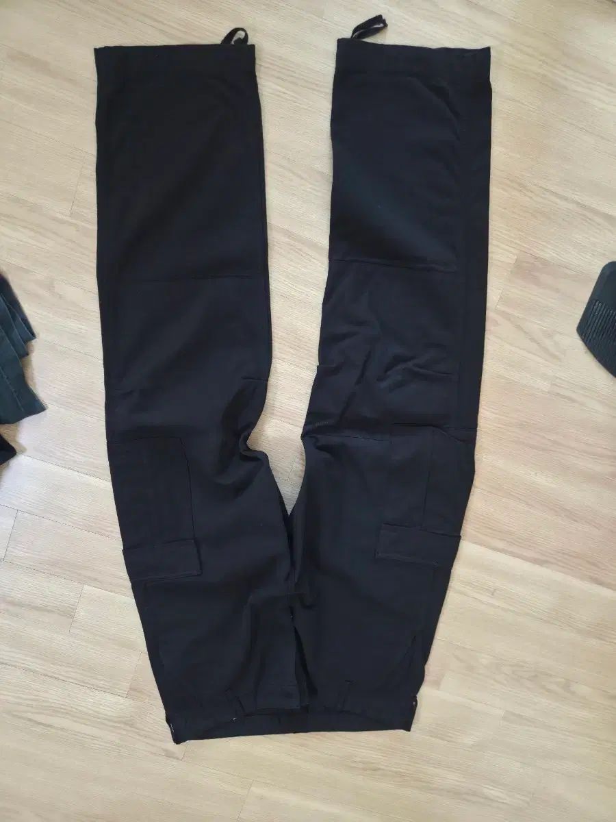 34 Carhartt WIP カーゴパンツ