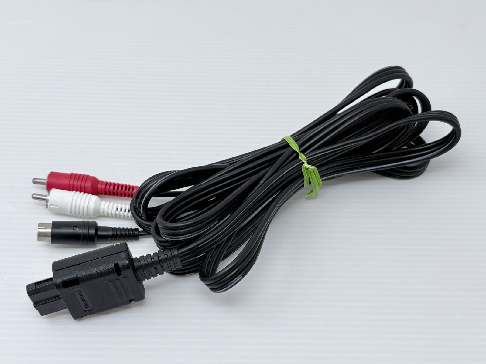 [Operating Product] S terminal cable, compatible with genuine Nintendo Super Famicom, N64, and Game Cube